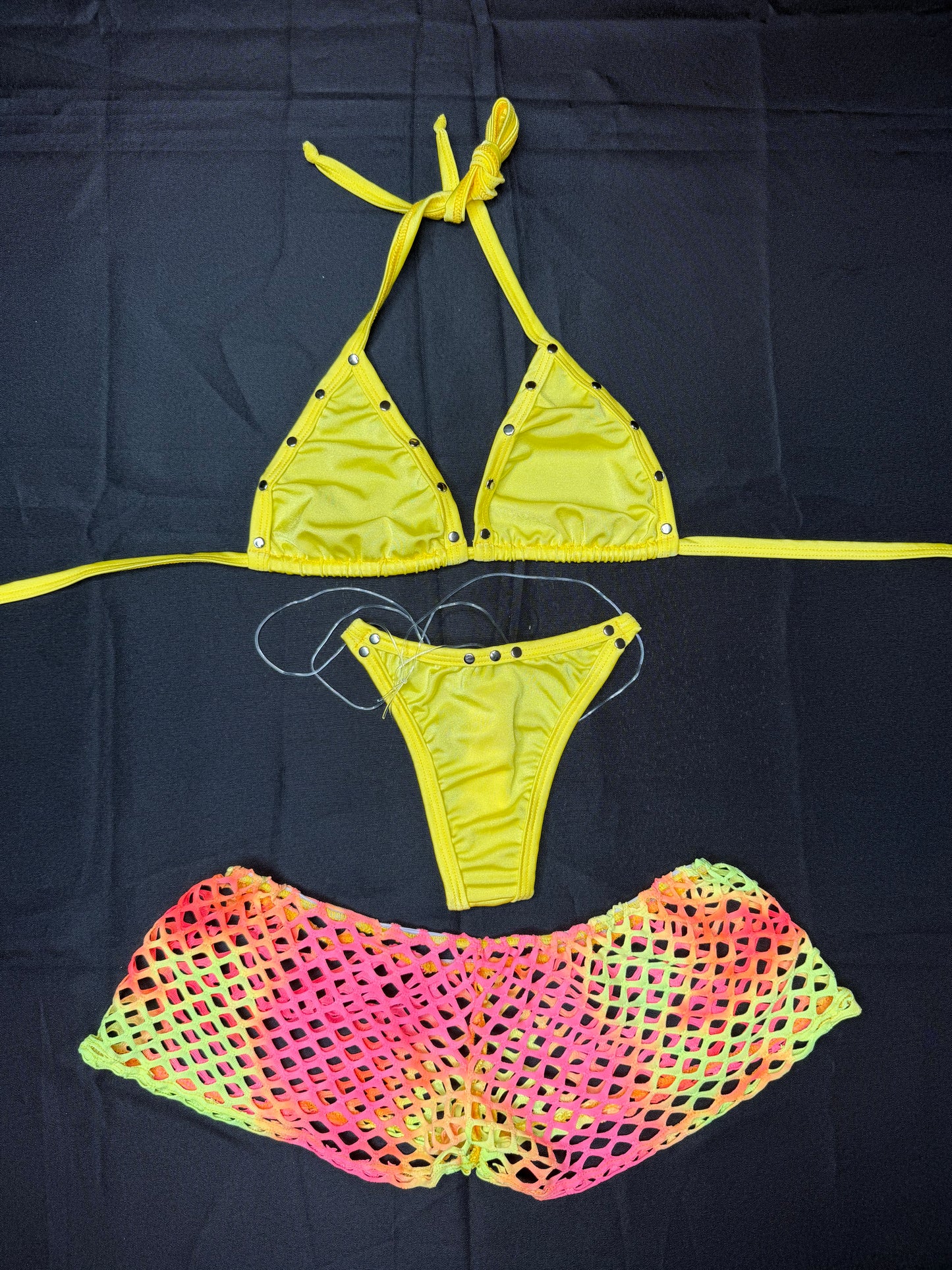 Ombré Pink/Yellow Spandex Bikini-Top Spandex Three-Piece Shorts Lingerie Outfit